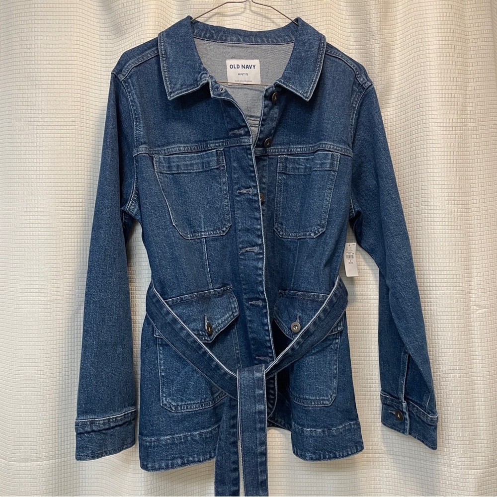 Old Navy NWT Jean Jacket Medium Petite - Picture 1 of 2
